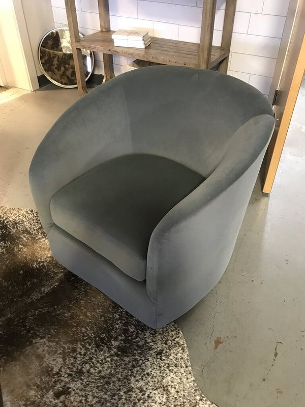 Amarante Velvet Swivel Chair- Grey