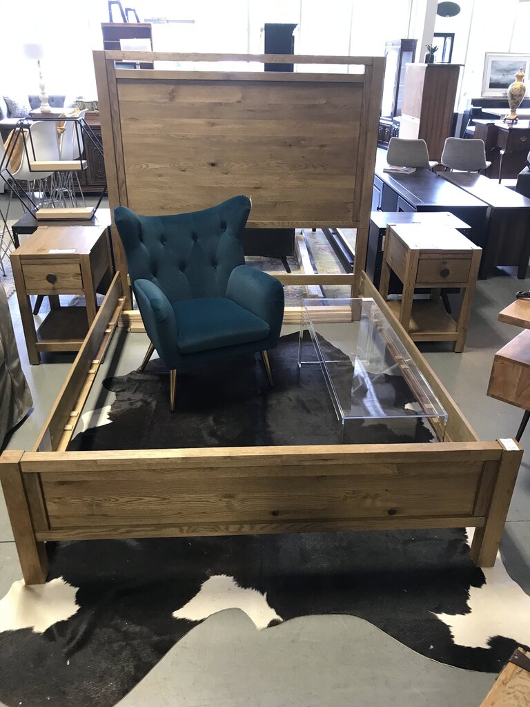 Weathered Oak Queen Panel Bed