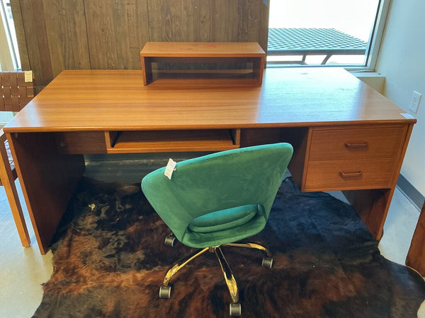 Mid Century Teak Veneer Desk (6'W x 3'D x 29"H)