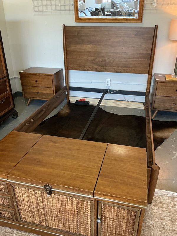 MCM Cinnamon Full Bed