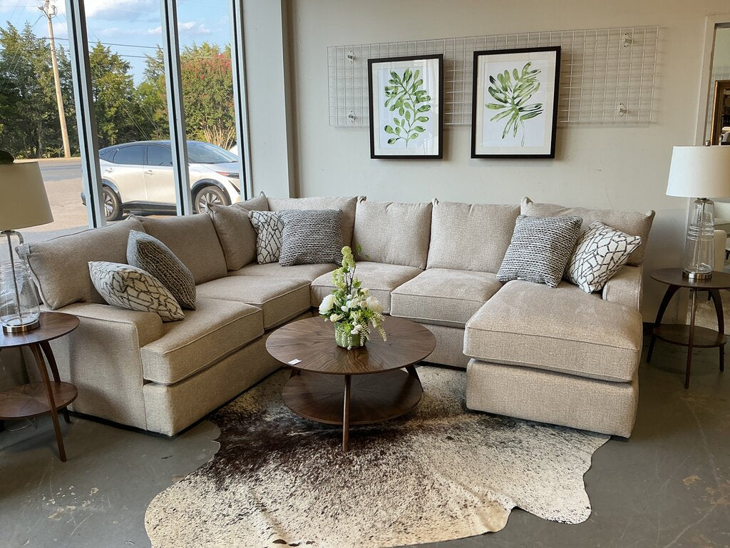 Anderson Sectional with Chaise (McLovin Oatmeal)