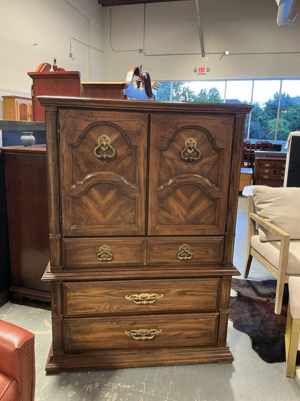 Vintage Bachelors Chest