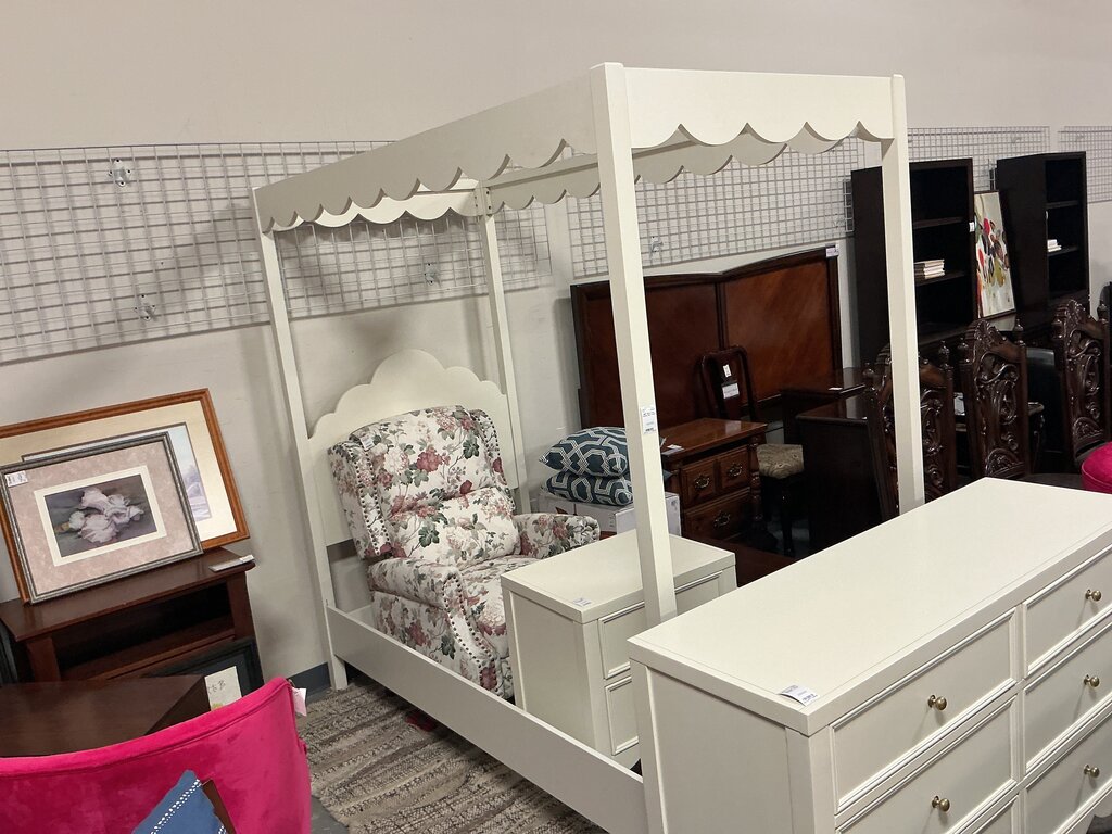 Olivia Twin Canopy Bed- Cream