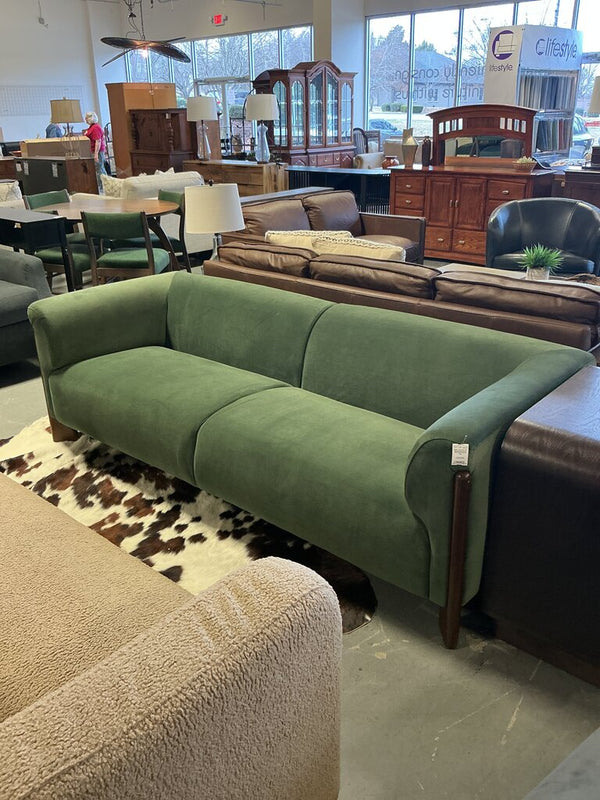 Wanetta 88'' Upholstered Sofa With Solid Wood Leg