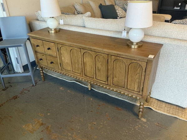 Turned Leg Console /TV Stand - Prairie Oak