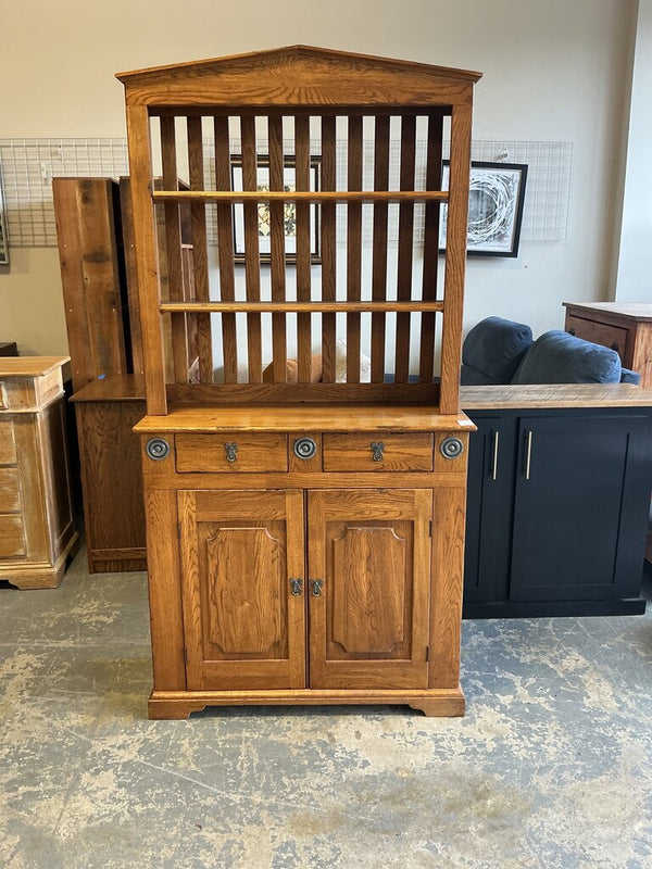 Lexington Oak Cabinet W/ Hutch
