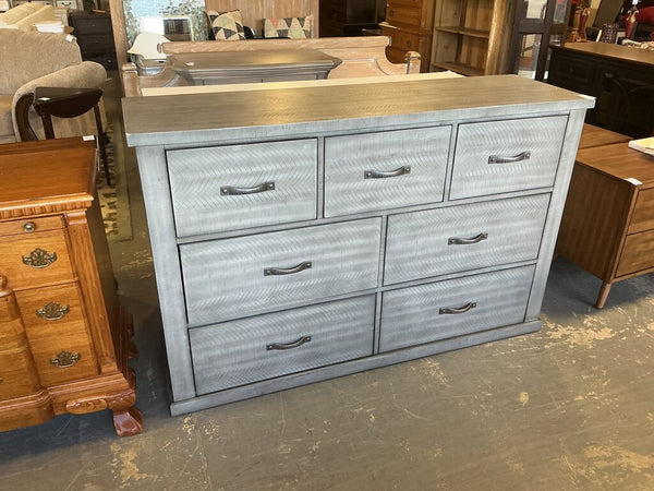 Naydell 7 Drawer Dresser- Rustic Grey