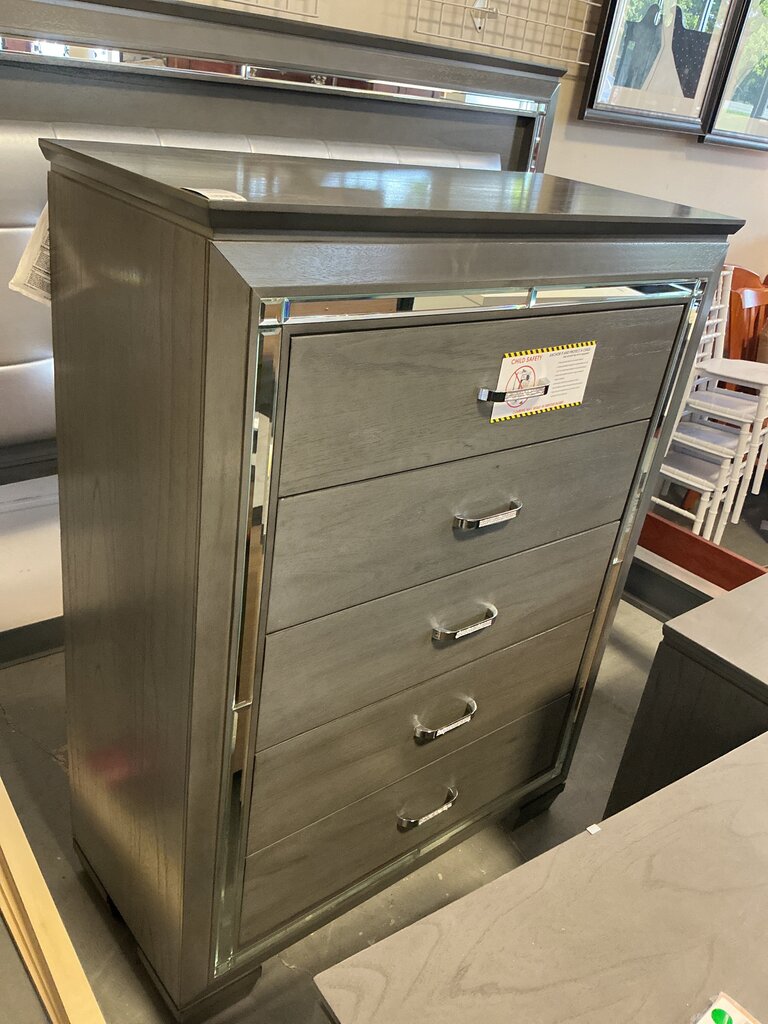 Allura Gray Chest
