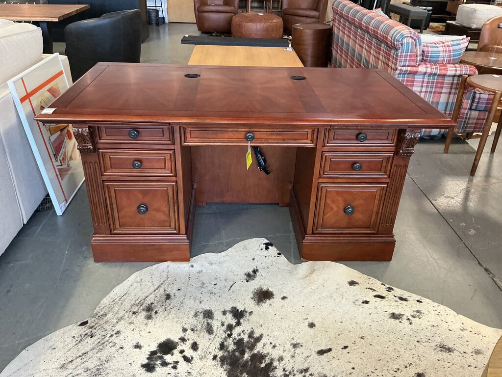 Huntington Antique Vintage Pecan Double Pedestal Executive Desk (As-Is-Chip)