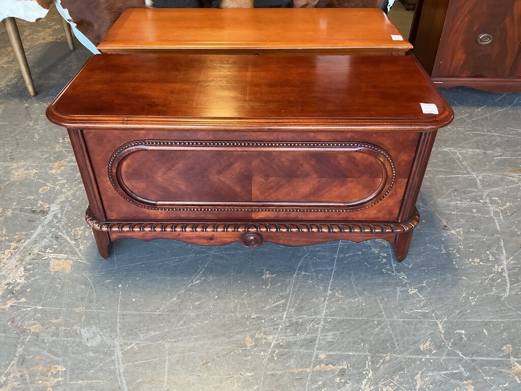 Dark Wood Cedar Trunk (As-Is, Trim)