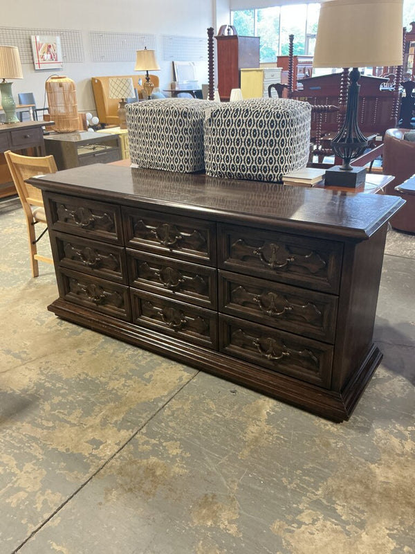 Henredon 9 Drawer Dresser