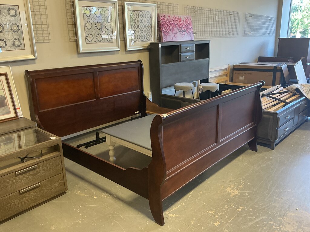 Cherry King Sleigh Bed