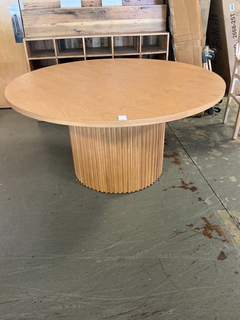 Auden 60" Round MCM Fluted Pedestal Base Table