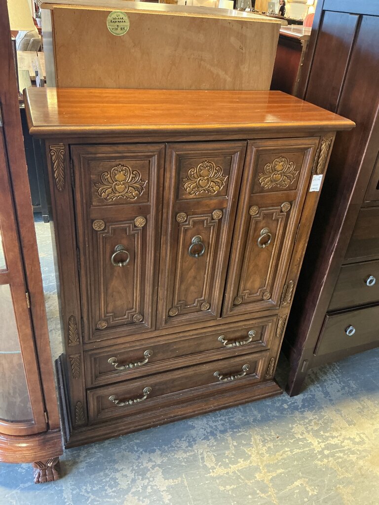 Vintage Bachelor's Chest